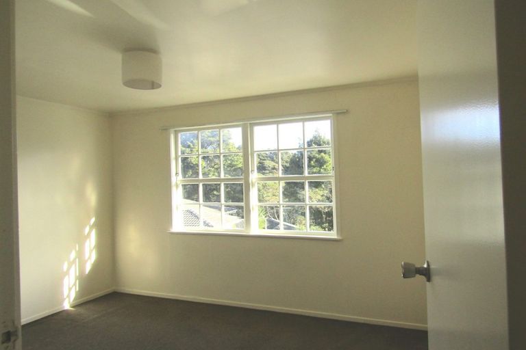 Photo of property in 1/12 Vonnell Place, Birkdale, Auckland, 0626