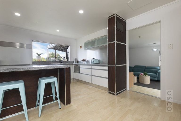 Photo of property in 206 Waitakere Road, Waitakere, Henderson, 0782