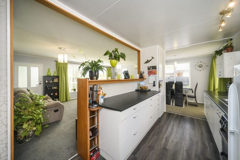 Photo of property in 64 Apollo Parade, Milson, Palmerston North, 4414