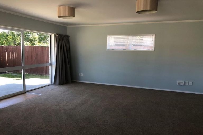 Photo of property in 9 Hilton Road, St Andrews, Hamilton, 3200