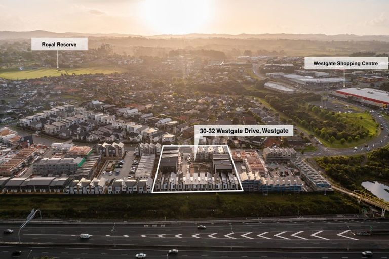 Photo of property in 4/32a Westgate Drive, Massey, Auckland, 0614