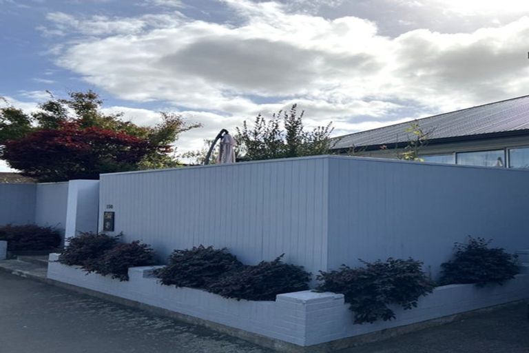Photo of property in 150 Straven Road, Fendalton, Christchurch, 8014