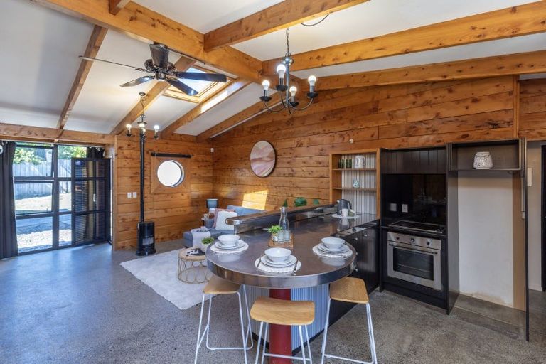 Photo of property in 102a Seaview Road, Paraparaumu Beach, Paraparaumu, 5032