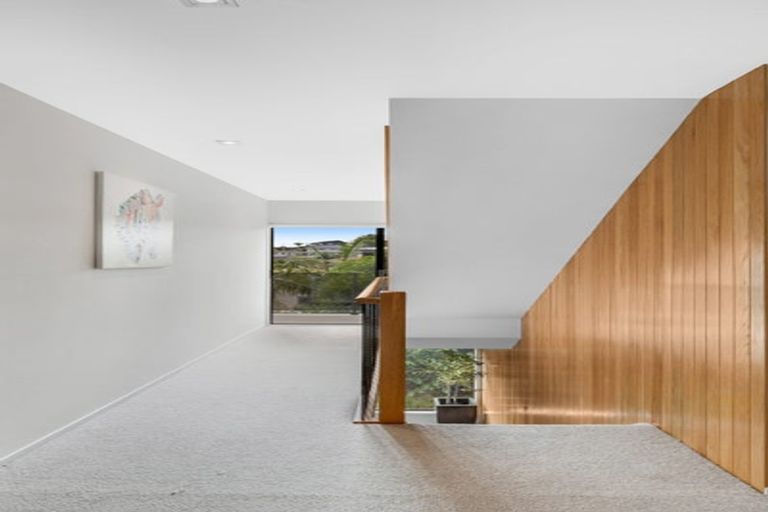 Photo of property in 3 Trident Place, Shelly Park, Auckland, 2014