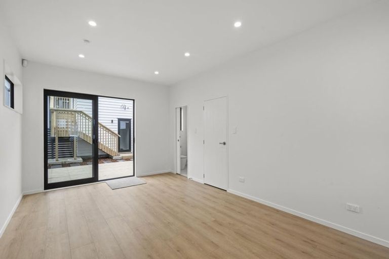 Photo of property in 32 Whare Kauri Road, Papakura, 2110