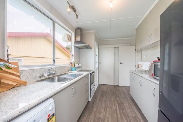 Photo of property in 18 Ilam Grove, Kelson, Lower Hutt, 5010