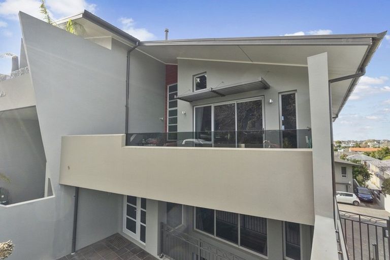 Photo of property in 3/21 Ruakiwi Road, Hamilton Lake, Hamilton, 3204