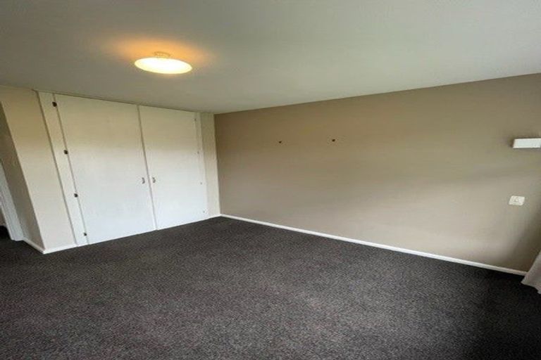 Photo of property in 32 Tintern Avenue, Avonhead, Christchurch, 8042