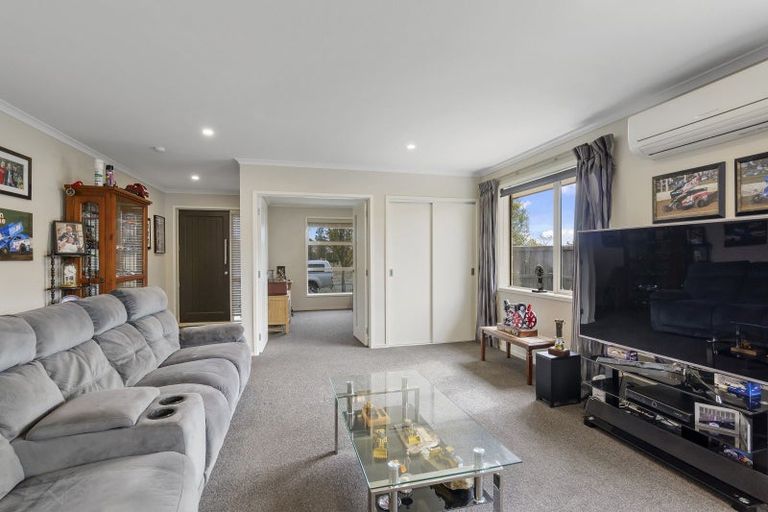 Photo of property in 30 Shillingford Boulevard, Rolleston, 7615