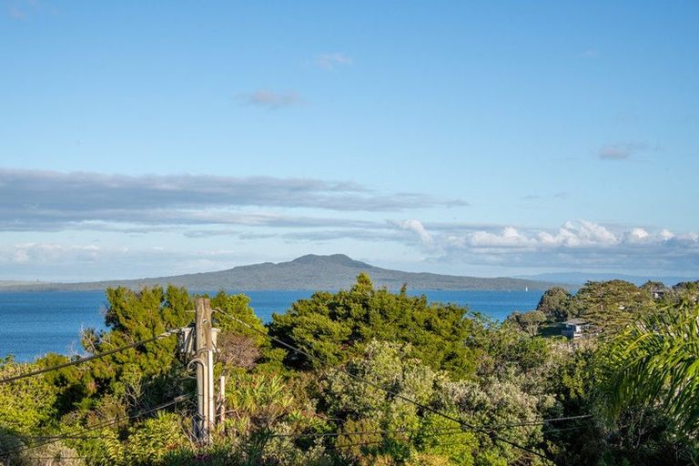 Photo of property in 2/22 View Road, Campbells Bay, Auckland, 0630