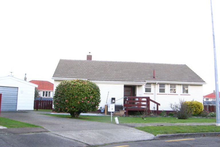 Photo of property in 11 Belfast Place, Roslyn, Palmerston North, 4414