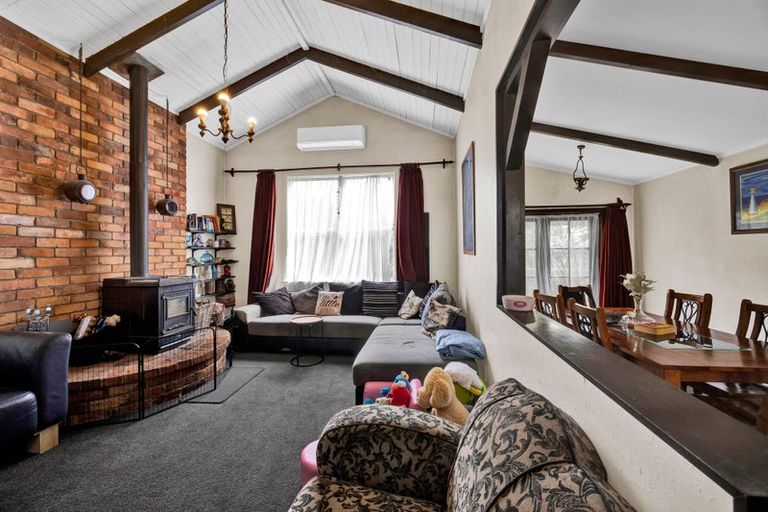 Photo of property in 150 Wirihana Road, Hawera, 4674