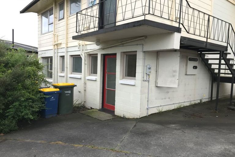 Photo of property in 2/31 Blease Street, New Lynn, Auckland, 0600