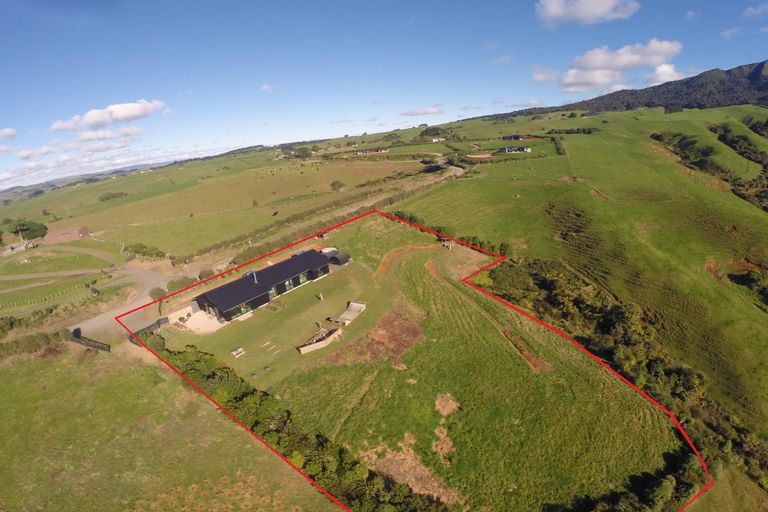 Photo of property in 668 Te Hutewai Road, Raglan, 3296