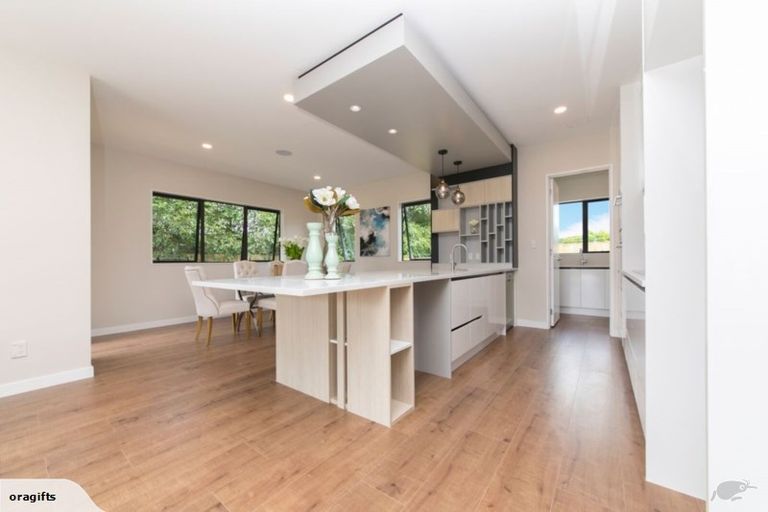 Photo of property in 1 Duchess Way, Riverhead, 0820