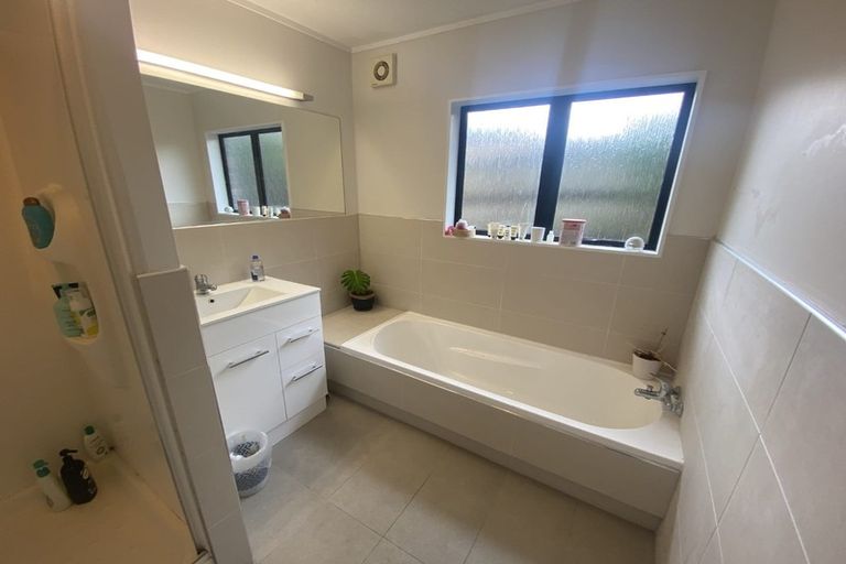 Photo of property in 1/6 Britannia Place, Half Moon Bay, Auckland, 2012