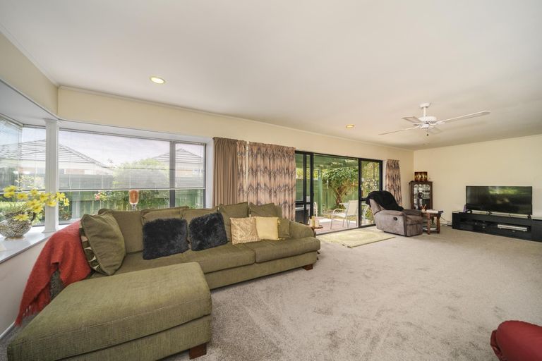 Photo of property in 10 Purdie Place, Milson, Palmerston North, 4414