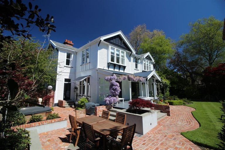 Photo of property in Chilcombe Homestead, 4 Medbury Terrace, Fendalton, Christchurch, 8041