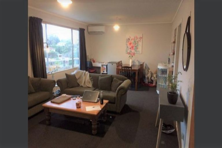 Photo of property in 1/14 Liddel Grove, Island Bay, Wellington, 6023