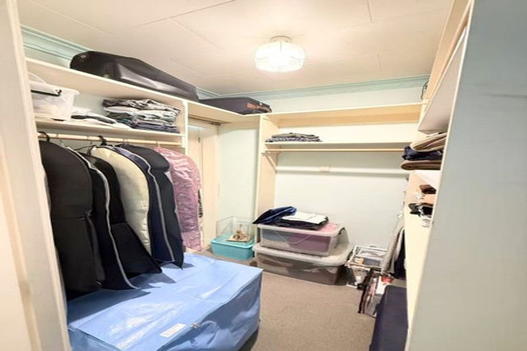 Photo of property in 18 Marvon Downs Avenue, Pakuranga Heights, Auckland, 2010