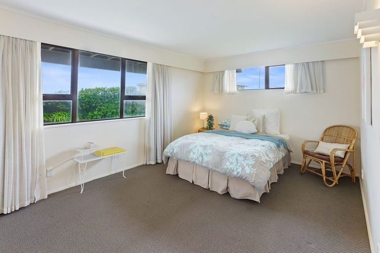 Photo of property in 31 Oratia Street, Waikanae Beach, Waikanae, 5036