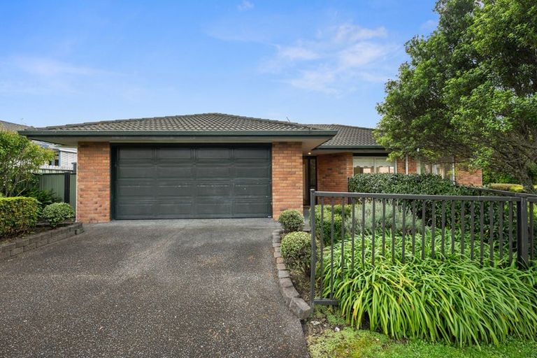 Photo of property in 6 Cabeleigh Drive, Helensville, 0800