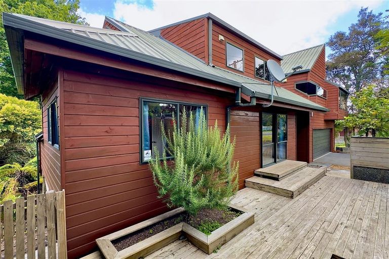 Photo of property in 62 Grand Vue Road, Kawaha Point, Rotorua, 3010