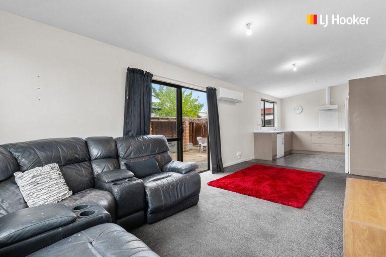 Photo of property in 101 Oxford Street, South Dunedin, Dunedin, 9012
