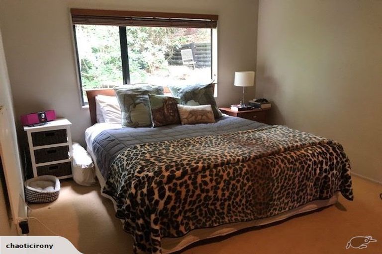 Photo of property in 17 Heathcote Place, Fitzherbert, Palmerston North, 4410