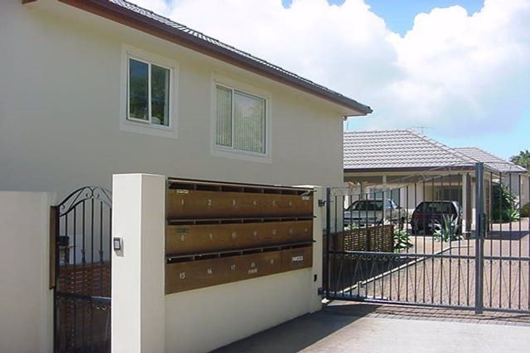 Photo of property in 1/57 Gladstone Road, Northcote, Auckland, 0627