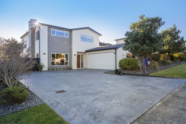 Photo of property in 4 Paparoa Crescent, Aotea, Porirua, 5024