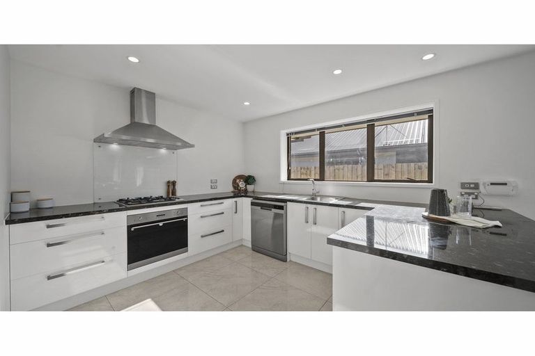 Photo of property in 32 Robert Duncan Road, Belfast, Christchurch, 8051