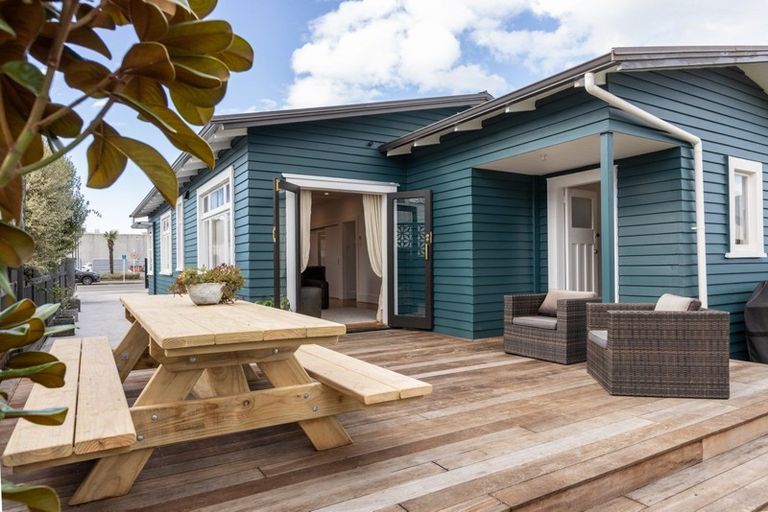 Photo of property in 45 Wellesley Road, Napier South, Napier, 4110