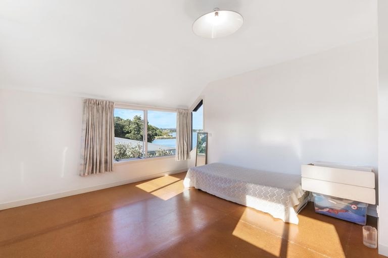 Photo of property in 19 Hazards Road, Weymouth, Auckland, 2103