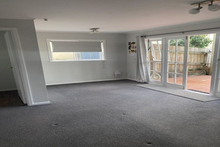 Photo of property in 8 Burwah Street, Berhampore, Wellington, 6023