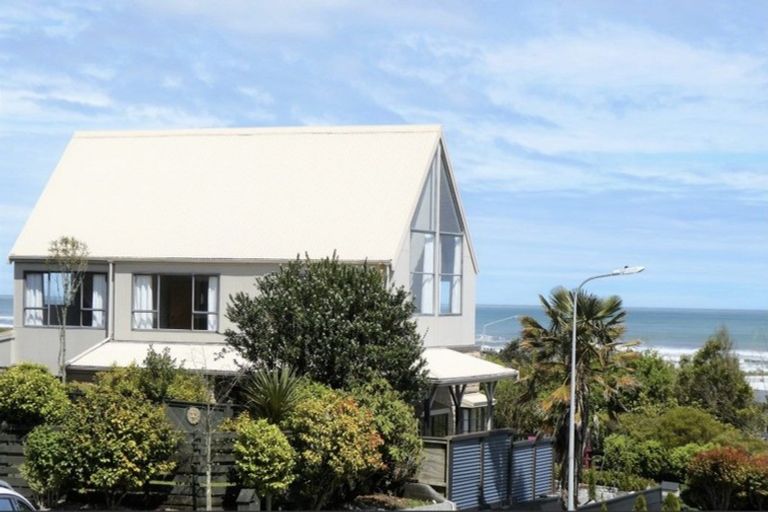 Photo of property in 2 Stanton Crescent, Karoro, Greymouth, 7805
