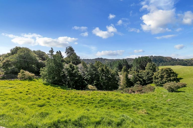 Photo of property in 278 Upper Orewa Road, Wainui, Silverdale, 0992