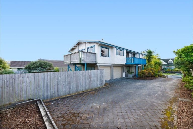 Photo of property in 22 Palomino Drive, Henderson, Auckland, 0612