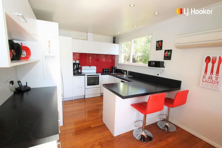 Photo of property in 2 Centennial Road, Fairfield, Dunedin, 9018