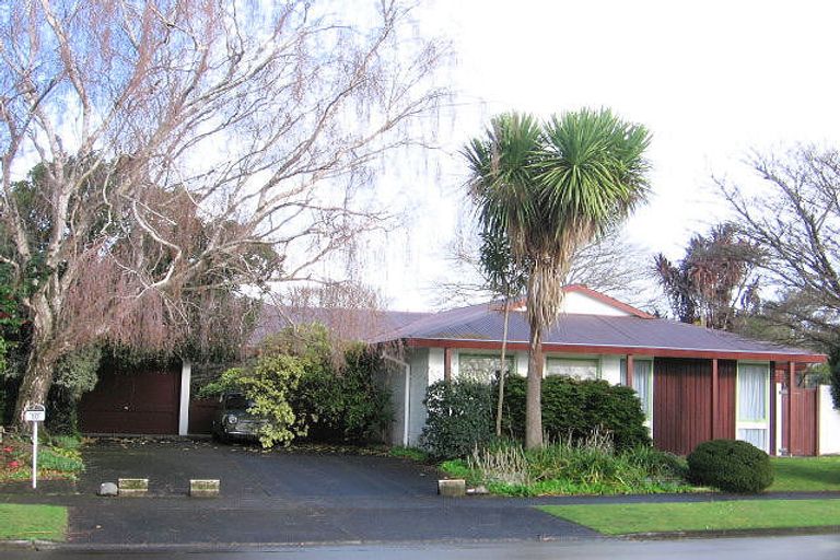 Photo of property in 10 Chilton Grove, Hokowhitu, Palmerston North, 4410