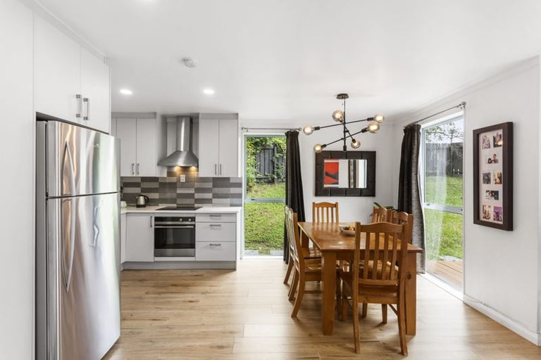 Photo of property in 1/351 West Coast Road, Glen Eden, Auckland, 0602