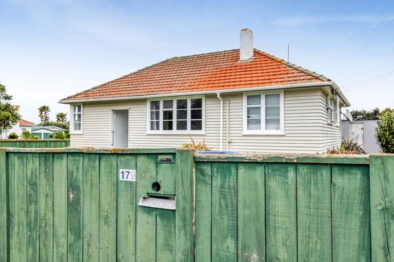 Photo of property in 179 Egmont Street, Patea, 4520