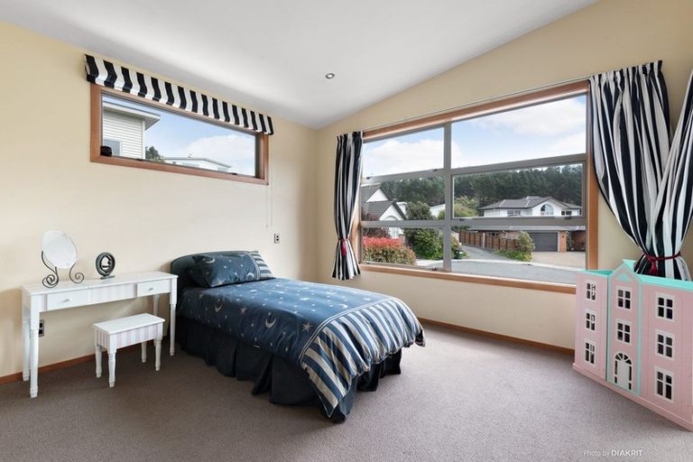 Photo of property in 3 Halewood Grove, Churton Park, Wellington, 6037