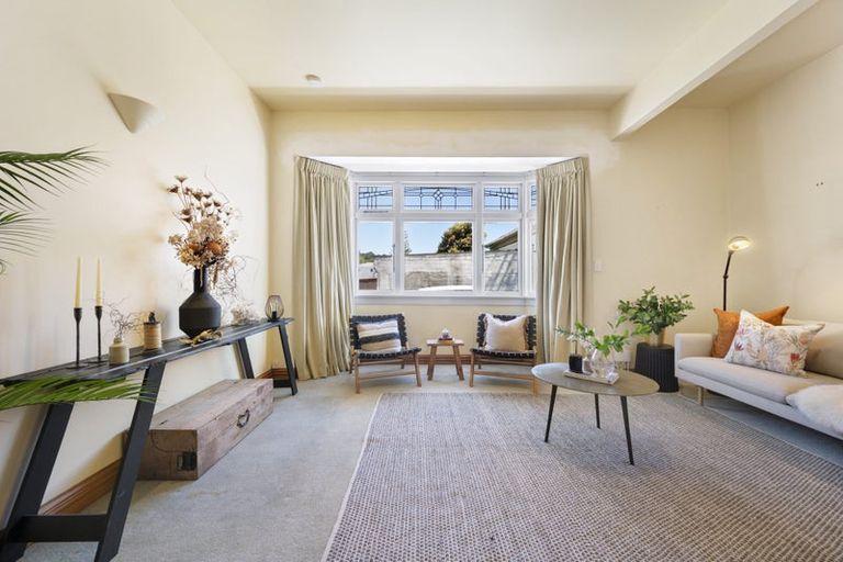 Photo of property in 2 Tutchen Avenue, Mount Victoria, Wellington, 6011