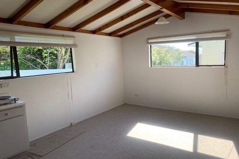 Photo of property in 16 Achilles Crescent, Narrow Neck, Auckland, 0624