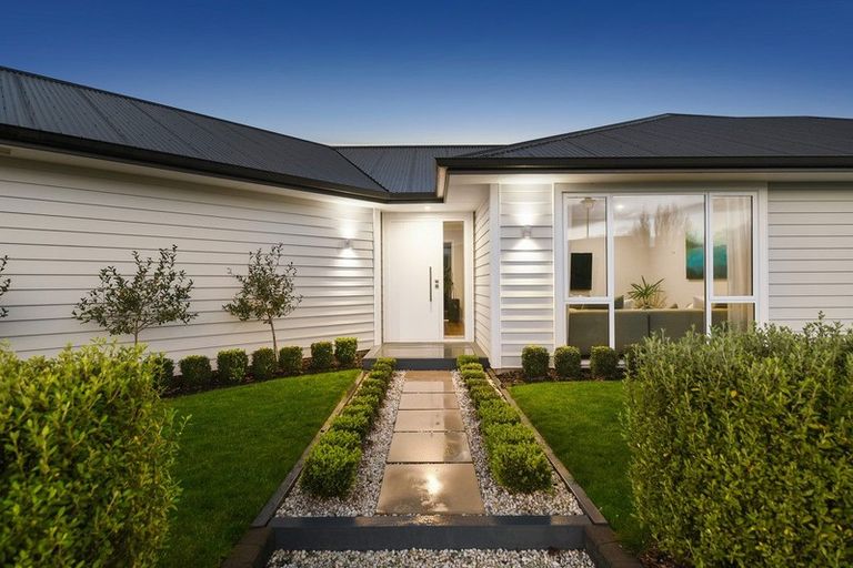 Photo of property in 24 Clifford Close, Leamington, Cambridge, 3432