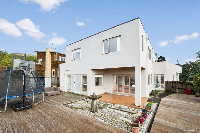 Photo of property in 78 Medallion Drive, Oteha, Auckland, 0632