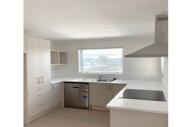 Photo of property in 76 Totara Meadows Court, Wiri, Auckland, 2104