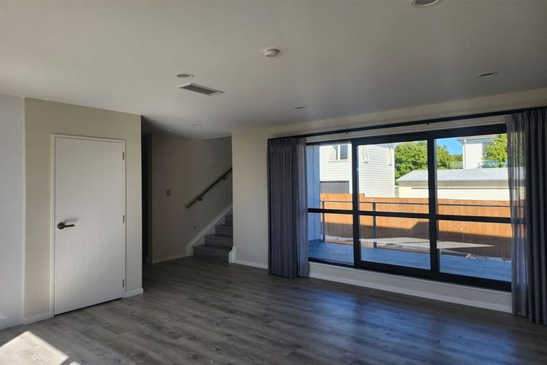 Photo of property in 46c Hart Road, Hauraki, Auckland, 0622