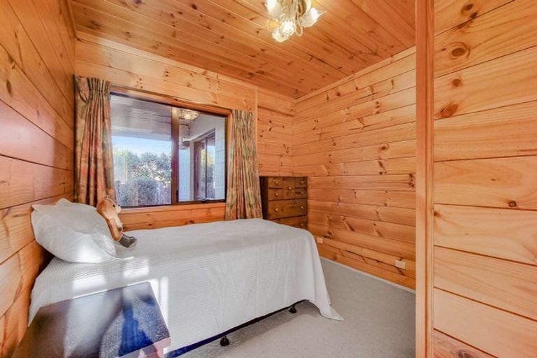 Photo of property in 13a Grand Vue Road, Kawaha Point, Rotorua, 3010